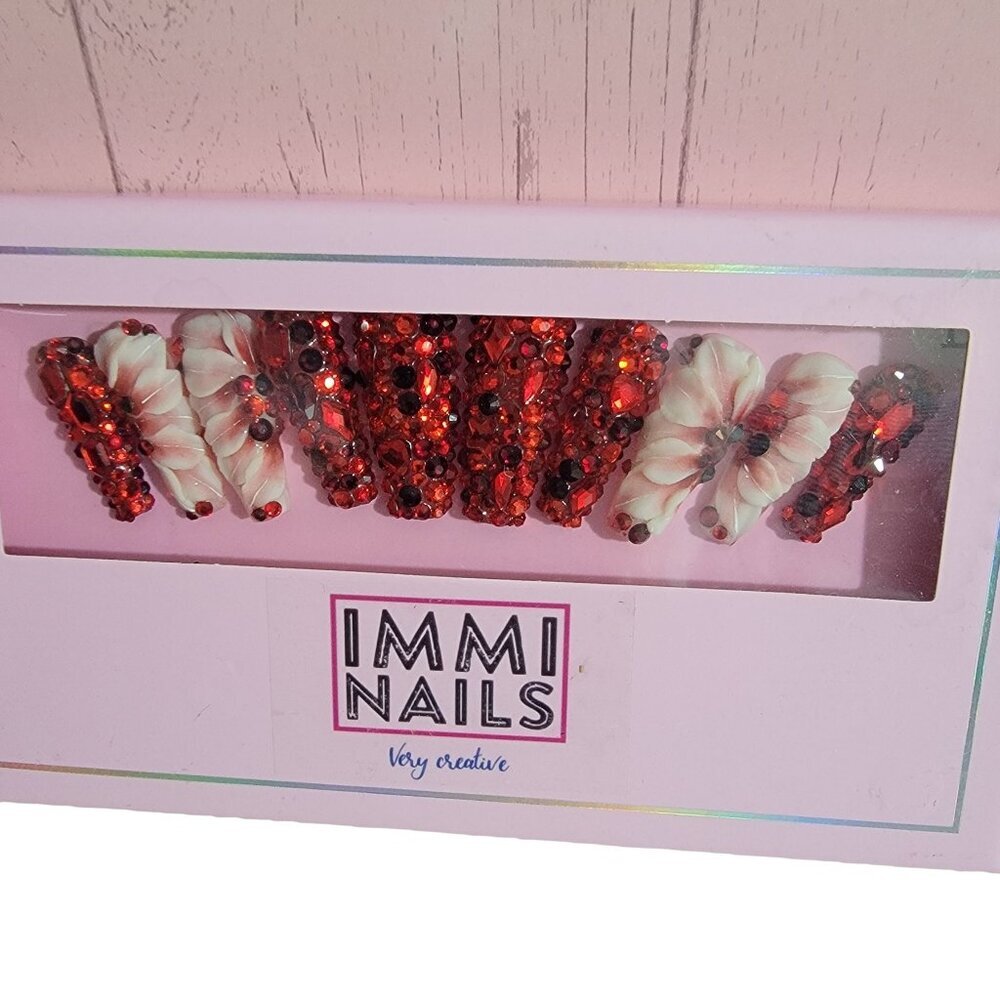 10 pcs Red Rose Victorian Style Fingernails